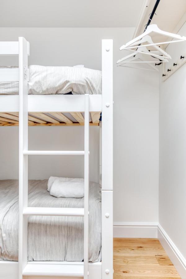 Central Bright 3 Bed Flat With Pool & Parking エディンバラ エクステリア 写真