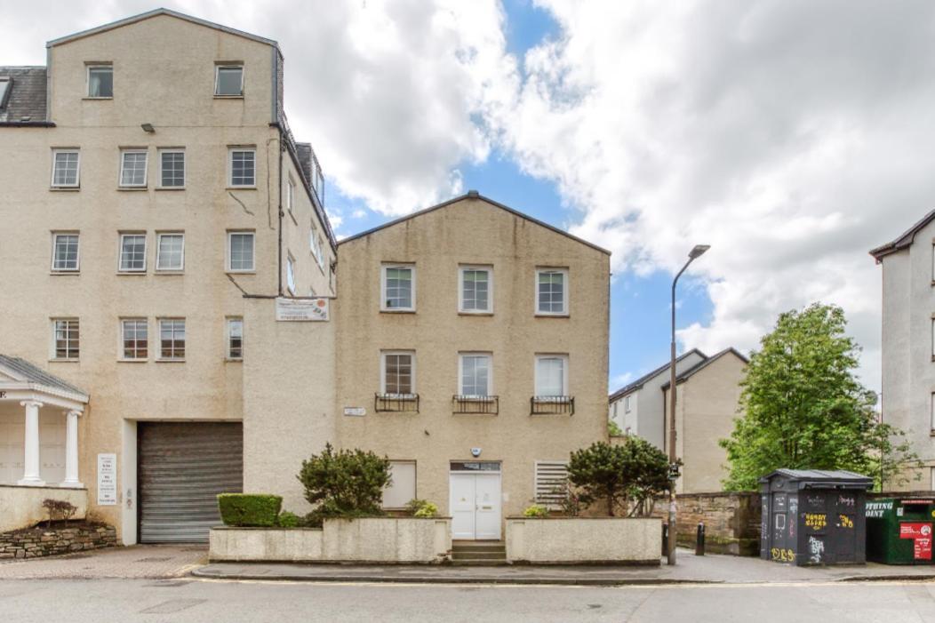 Central Bright 3 Bed Flat With Pool & Parking エディンバラ エクステリア 写真